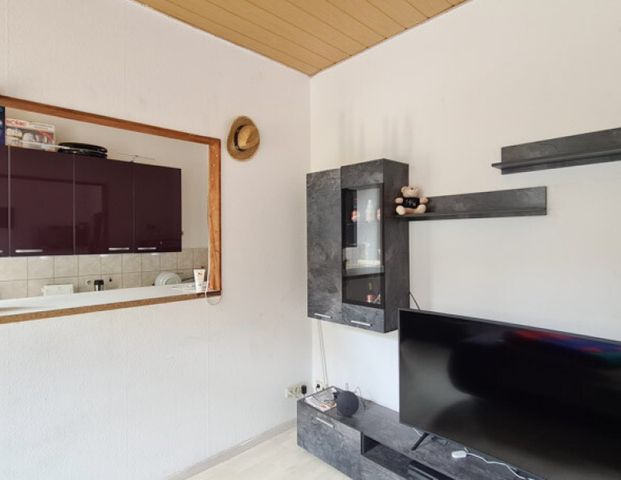 Helle 3-Raum-Wohnung mit Einbauküche in Schlettau - zentrumsnah! - Foto 1