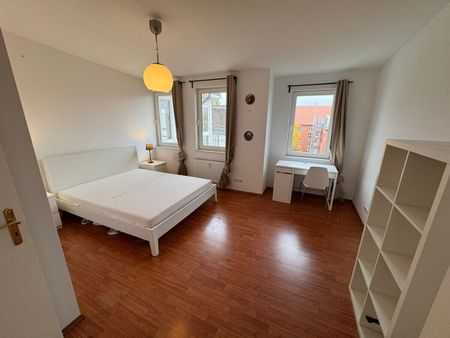 Schönhauser Allee: Dachgeschoss, 3-Zi, 2 Bäder + Terrasse, 137 m² möbliert per SOFORT zu VERMIETEN - Photo 2