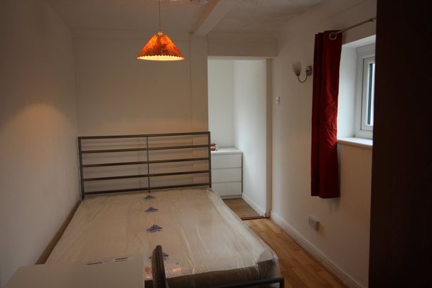 5 bed house to rent in Handel Walk, Colchester - Photo 1