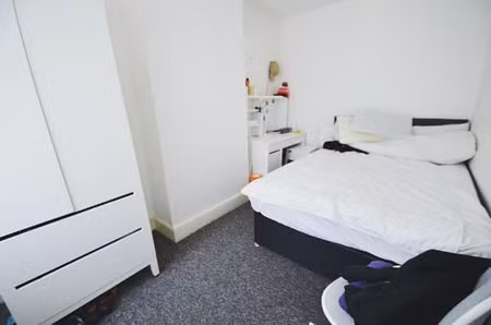 3 bedroom house - Photo 4