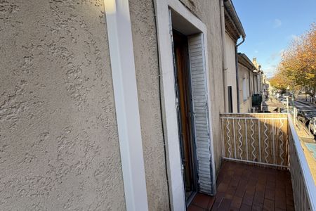 À louer, Charmante maison de village rénovée et meublée - Photo 3