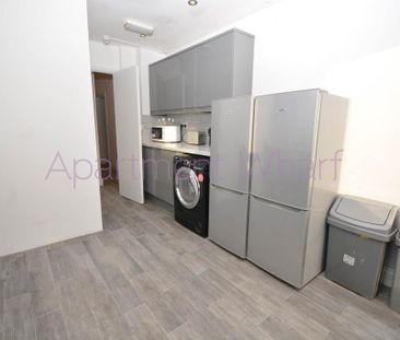 1 bedroom in a flat share to rent - Photo 4