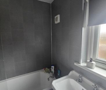 2 bedroom semi-detached house to rent - Photo 3