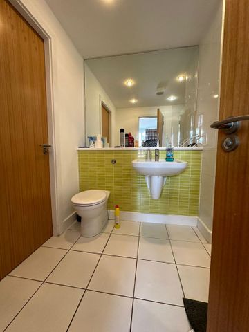 2 bedroom flat to rent - Photo 2