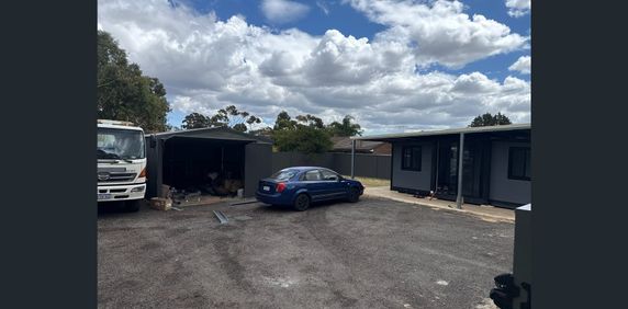 Cosy & Private Granny Flat - 9 Lowanna Way, Armadale - Photo 2