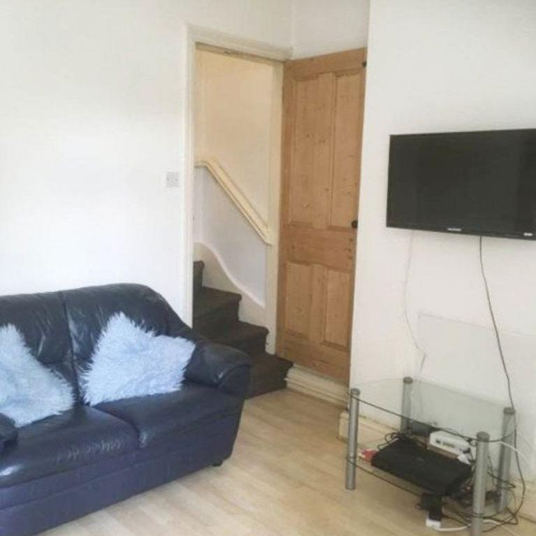 3 bedroom house share to rent - Photo 1