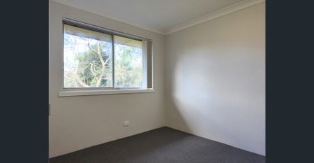 Close to transport, shops & Uni! - Photo 5