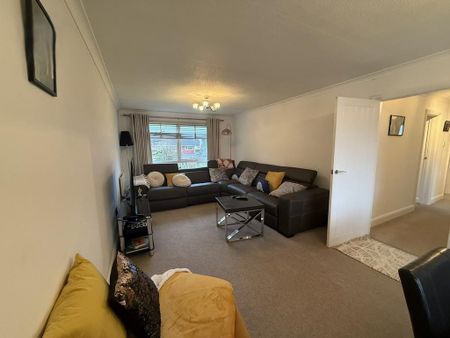 2 bedroom flat to rent - Photo 2