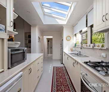 Character Home with stunning views - Photo 3