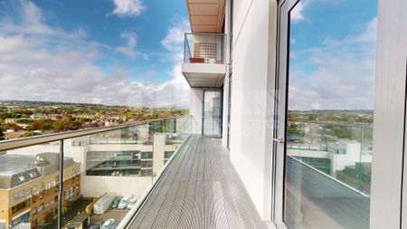 Carriage House, 10 City North Place, London, N4 3FT - Photo 2