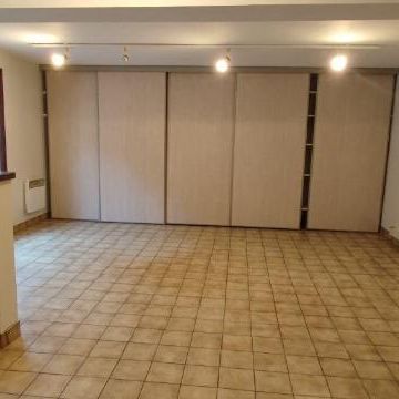 Location Appartement 3 pièces 65m² FONTAINE LE COMTE 86240 - Photo 1