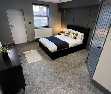 Stratford Street Room 5 - Photo 5