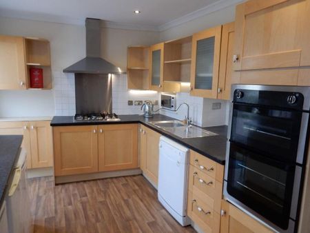 6 bedroom house to rent - Photo 3