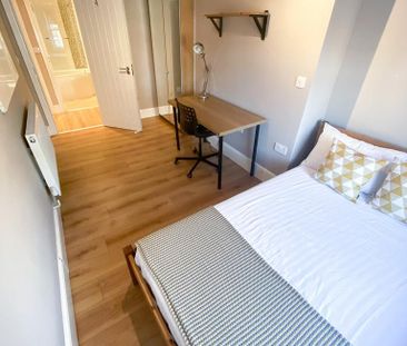 7 bedroom flat to rent - Photo 3