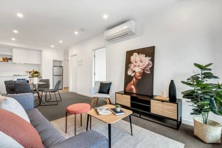 “Executive living in the heart of Reservoir” - Photo 2