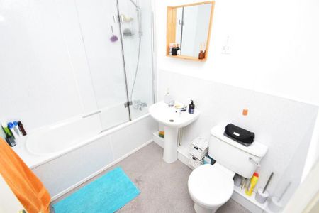 2 bedroom flat to rent - Photo 5
