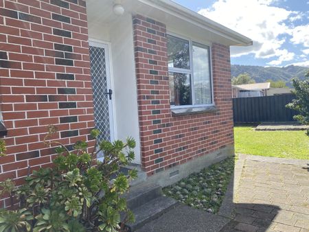 Cosy 2 Bedroom Home in Clouston Park - Photo 2