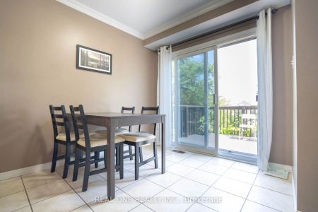 Detached Home For Lease | X8440516 - Photo 5