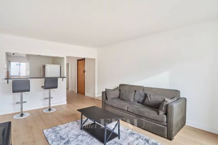 Location appartement, Paris 16ème (75016), 2 pièces, 52.03 m², ref 86422622 - Photo 2