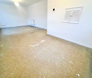 Market Close, Poole - Photo 2