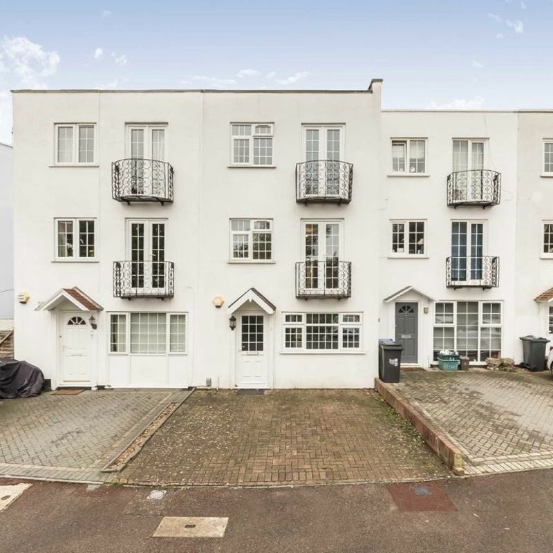 Eaton Drive, KT2, London - Photo 1