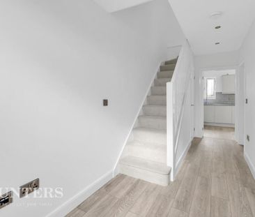 4 bedroom semi-detached house to rent - Photo 5