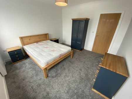 2 bedroom flat to rent - Photo 2