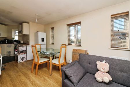 2 bedroom flat to rent - Photo 3