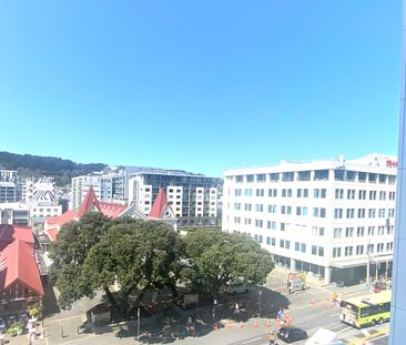 Soho Central Living! - Photo 5