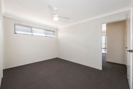 Low Maintenance 1 Bedroom Studio - Photo 3