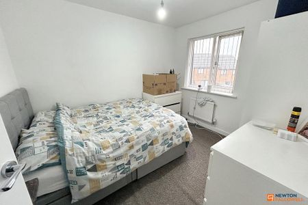 3 bedroom end of terrace house to rent - Photo 4