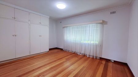 14 Edward St , MITCHAM - Photo 5