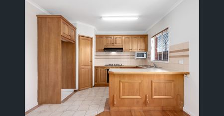 Low-Maintenance Living in a Convenient Location - Photo 4