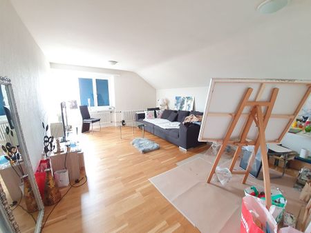 Grosse Dachwohnung mit neuer Küche und Bad - Photo 2