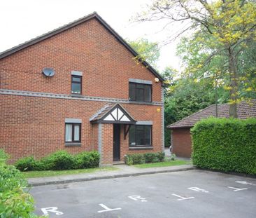 Oriental Road, Woking - Photo 5