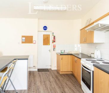 1 bedroom in a house share to rent - Photo 3