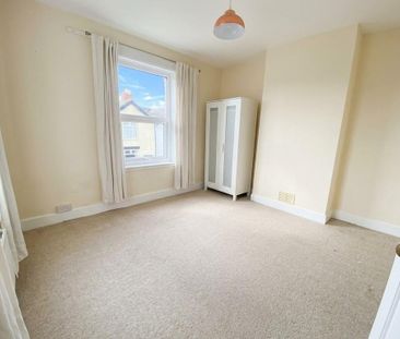 2 bedroom end of terrace house to rent - Photo 2