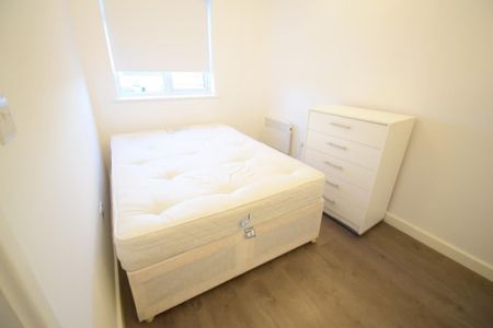 1 Bed Flat, Brent Street, NW4 - Photo 2