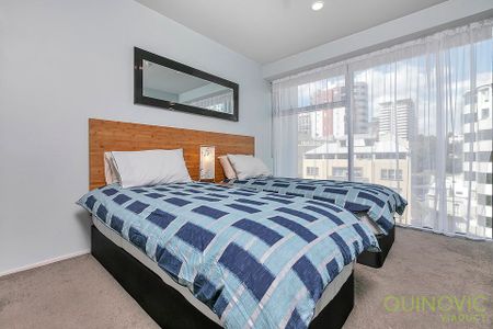 Chic 2BR City Pad w/ Pool & Tennis - Photo 2