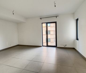 Charming studio apartment with a terrace for rent! - Photo 1