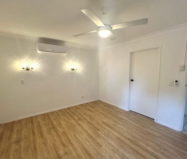 Stunning Single Level 2 Bedroom Unfurnished Townhouse on Isle of Capri - Photo 2