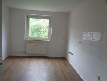 Reinkommen und Wohlfühlen: günstige 4-Zimmer-Wohnung - Photo 3