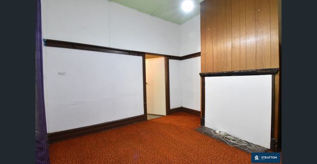 Walking distance to transportation and shopping centre - Photo 1