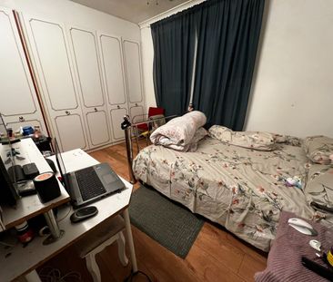 4 Bed Terraced House, Clifford Road, E16 - Photo 4