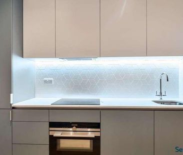 Chertsey, Surrey, KT16 - Photo 6