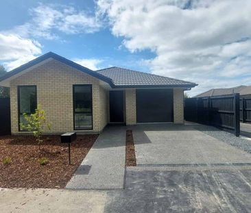 Stylish new townhouse - Photo 5