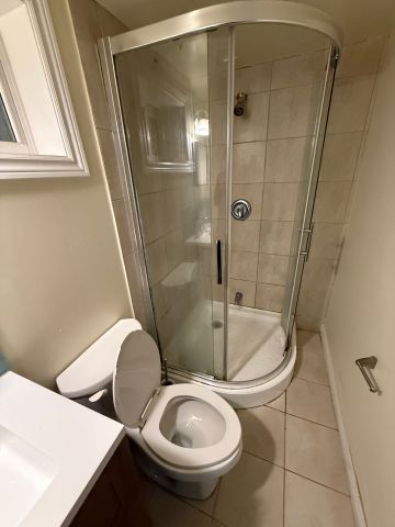 For Lease - 89 Cartier Crescent Unit# Basement-Main Bedroom, Richmond Hill, Ontario - Photo 3