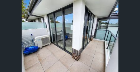 Large Two Bedroom Apartment with Balcony - Photo 5