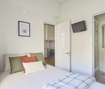 Room in a shared 7-bedroom apartment for rent in Lisbon, perfect fo... - Photo 2
