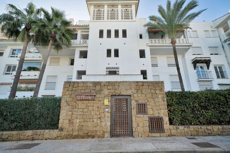 3 room luxury Apartment for rent in Marbella, Spain - Photo 5